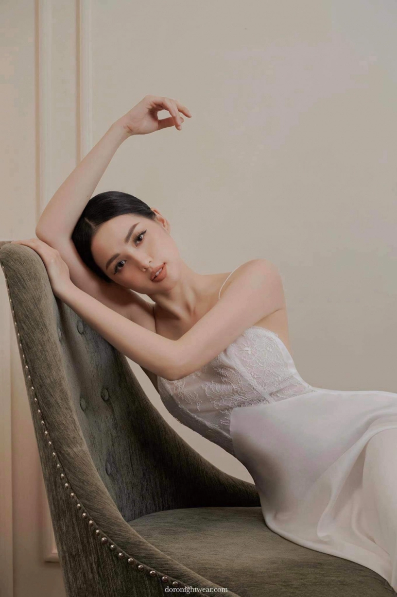 Tâm tít khoe vòng một hờ hững với đầm ngủ tiết lộ màu váy yêu thích - 21