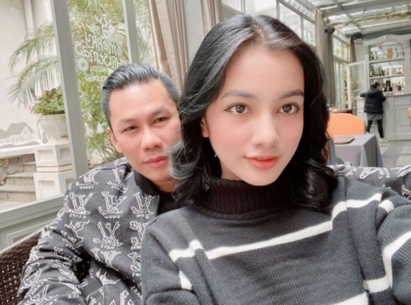 Tặng đồng hồ nửa tỷ đã là gì chồng cũ lệ quyên còn có cả núi phụ kiện xa xỉ - 2