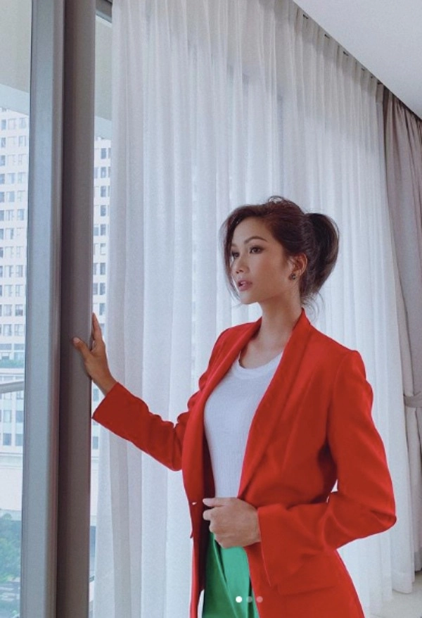 Tết này mặc đẹp như hoa hậu không khó mách chị em loạt set đồ diện kiểu gì cũng xinh - 20
