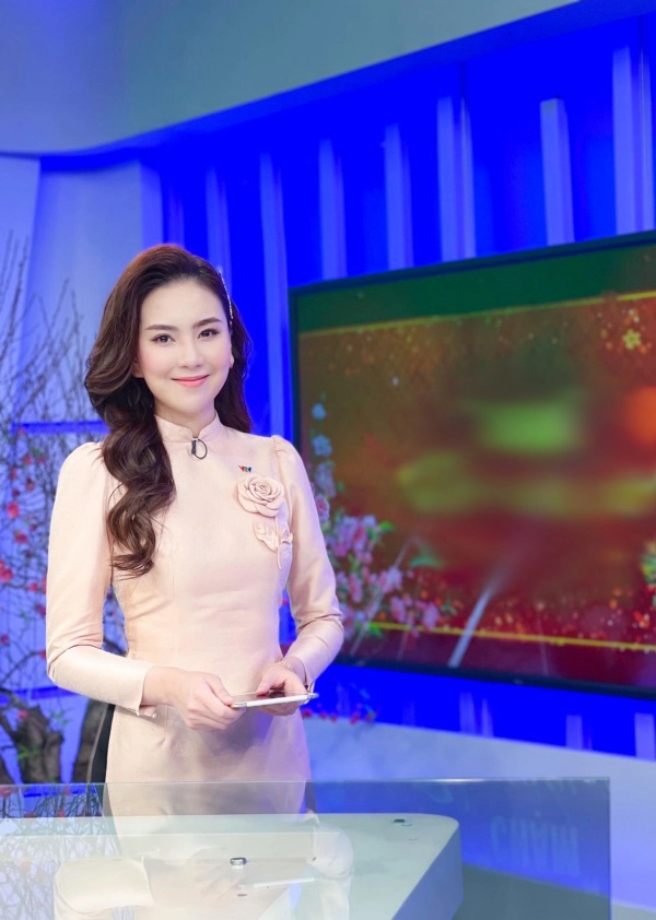 Tết này ngắm btv xinh nhất vtv lên đồ là có ngay bí kíp mặc đẹp - 1