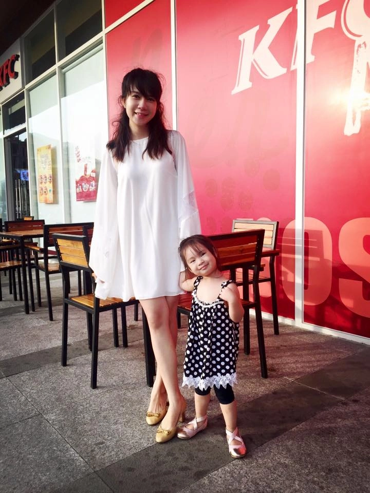 Thời trang bầu bí ngắm là yêu của bà xã lý hải - 7
