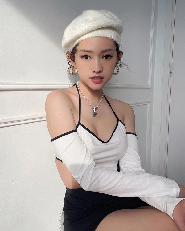 Thuý vi khoe vòng một tràn đầy trong nội y ren nhưng một chi tiết đã phá hỏng tất cả - 14