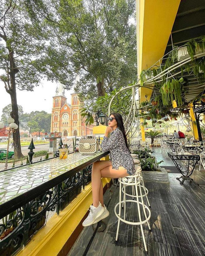 Tiếc thay cho đỗ thị hà cất công ăn diện hàng hiệu mà dân tình vẫn chê lên chê xuống - 5