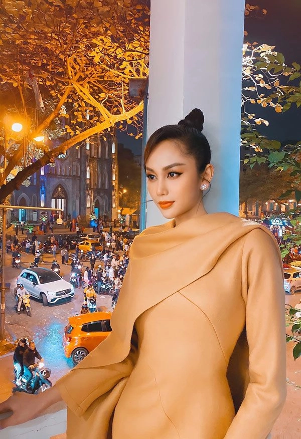 Từng ăn mì gói dành dụm chuyển giới nàng á hậu sau đăng quang xach ngay tui nghìn đô - 5