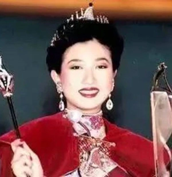 Tung ảnh thí sinh diện bikini hoa hậu châu á bị chê không khác hội chợ - 13