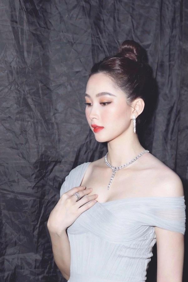Tuyển tập những món trang sức có tiền cũng không mua nổi của hh đặng thu thảo - 3