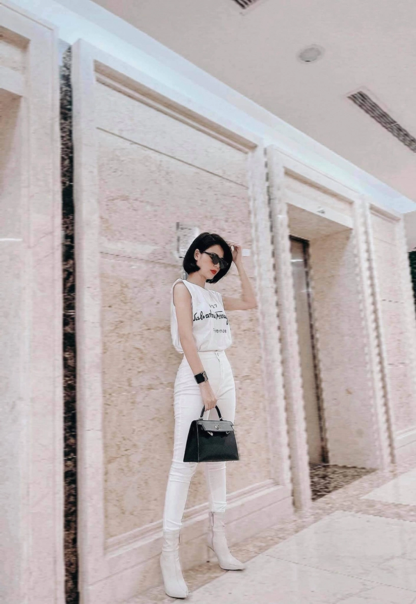 Xảvai minh hướng dương ngược nắng xách túi hiệu ra phố mẹ 1 con mà mặc gợi cảm đỉnh cao - 5
