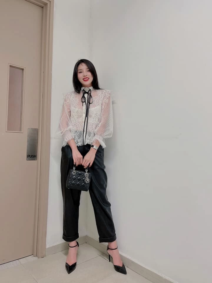 Xuất ngũ chưa lâu kỳ duyên quay lại đường đua hàng hiệu chốt đơn cả lô túi giày nghìn đô - 4