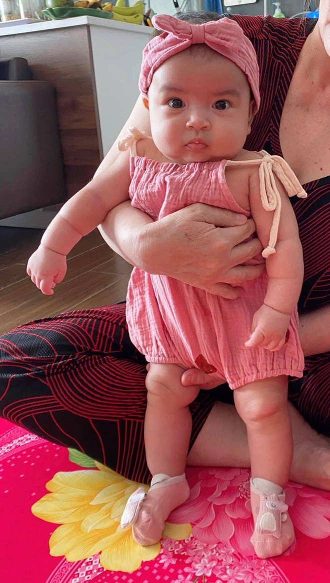 Chồng ấn độ nói tiếng việt cực hài khi chăm con võ hạ trâm nghe xong bó tay - 2
