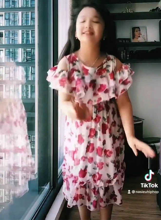 Jennifer phạm khoe con gái 8 tuổi nhảy điệu như hotgirl tương lai đẹp hơn mẹ ngày càng gần - 1