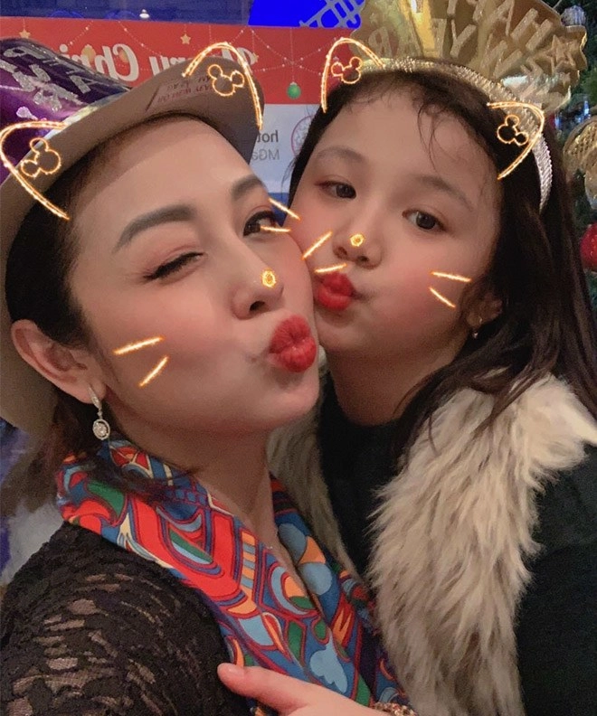 Jennifer phạm khoe con gái 8 tuổi nhảy điệu như hotgirl tương lai đẹp hơn mẹ ngày càng gần - 10
