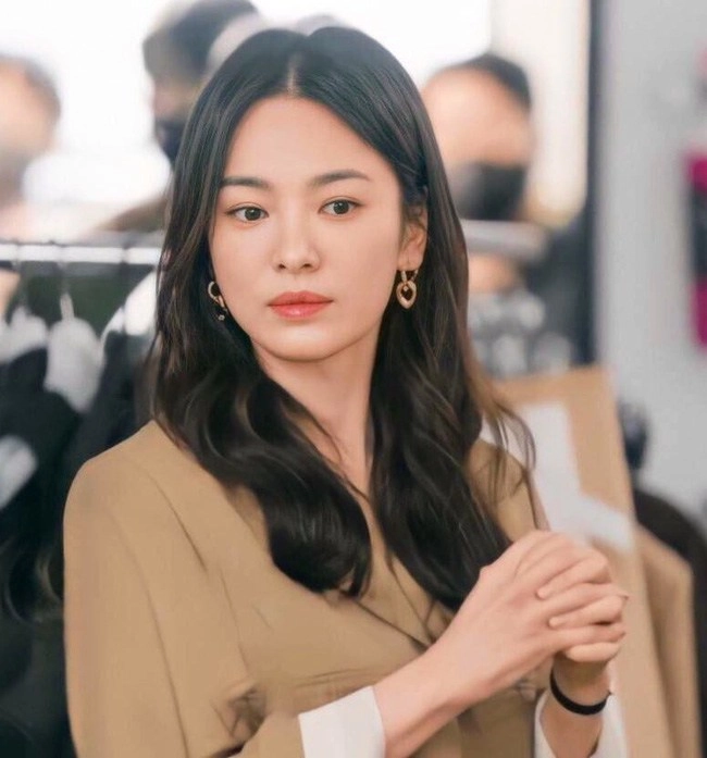 Khoe ảnh đọ mặt với trai trẻ song hye kyo lại share cách chăm da của chồng cũ - 6