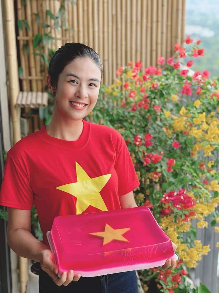 So gout make-up của các bông hậu ngày đi làm trở lại đỗ mỹ linh ngọc hân chuẩn tác phong - 5