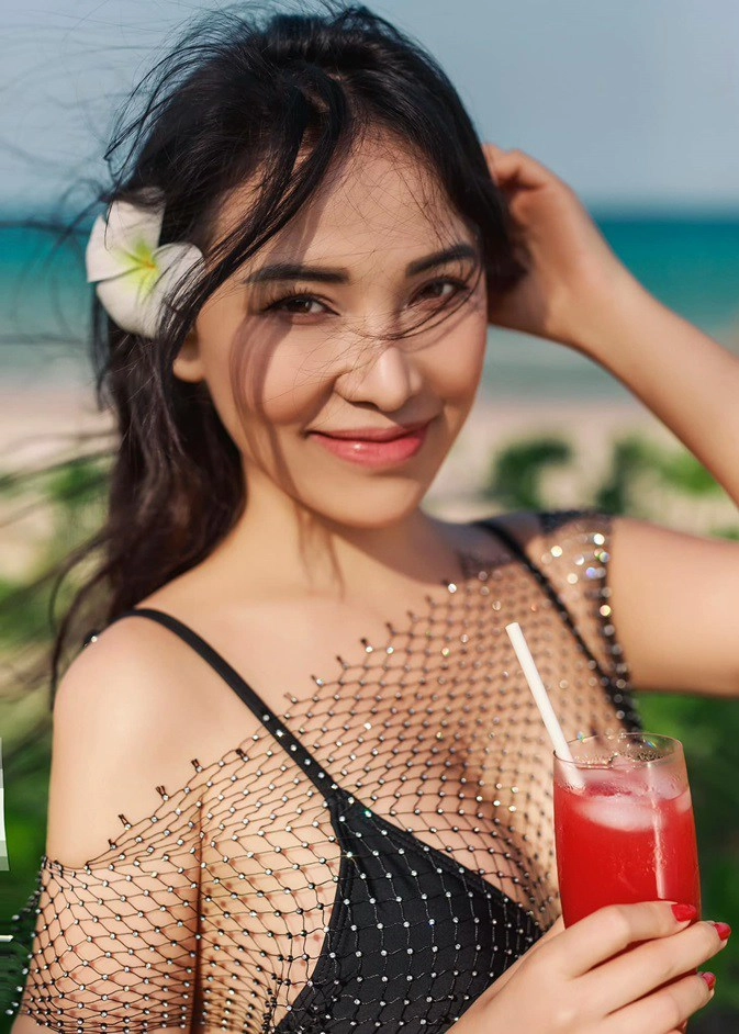 Tung ảnh bikini quỳnh thư khoe thành tích giảm cân đáng nể - 4