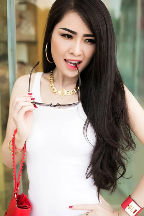 4 màu son giúp quế vân dễ dàng tỏa sáng - 2