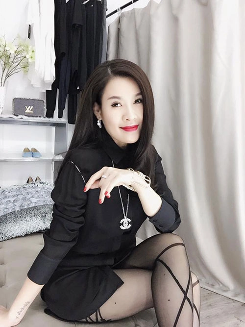 4 màu son giúp quế vân dễ dàng tỏa sáng - 12