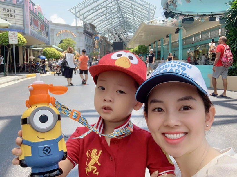 5 năm làm mẹ đơn thân ly kute khoe ảnh phòng ngủđể thấy một chàng trai nằm trên giường - 10