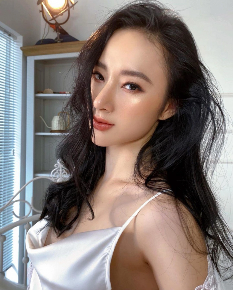 Angela phương trinh gây bấn loạn vì góc nghiêng mĩ miều nhìn sang mặt mộc càng gây thương nhớ - 1