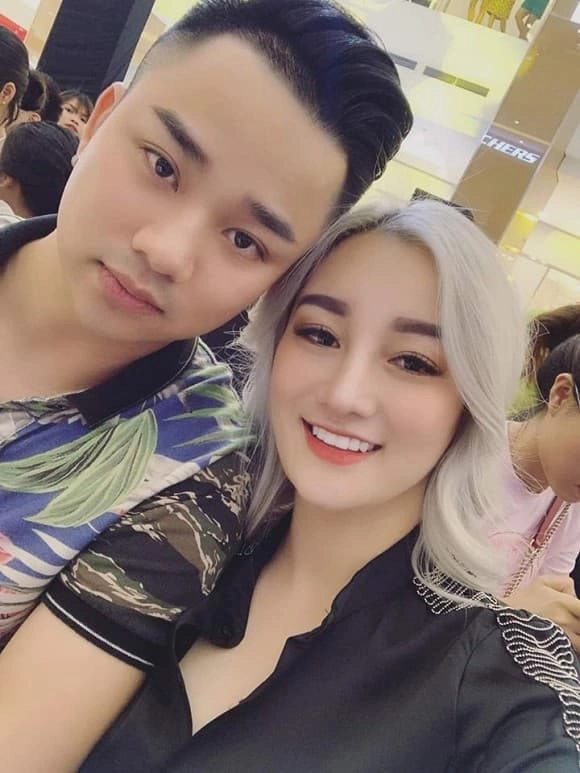 Con gái đàm vĩnh hưng đẻ xong tối mặt chăm con lo việc nhà khổ nhưng không dám kêu - 1