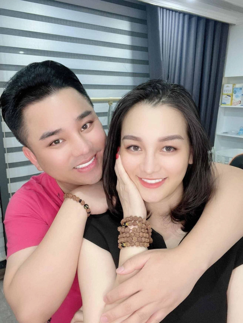 Con gái đàm vĩnh hưng đẻ xong tối mặt chăm con lo việc nhà khổ nhưng không dám kêu - 9