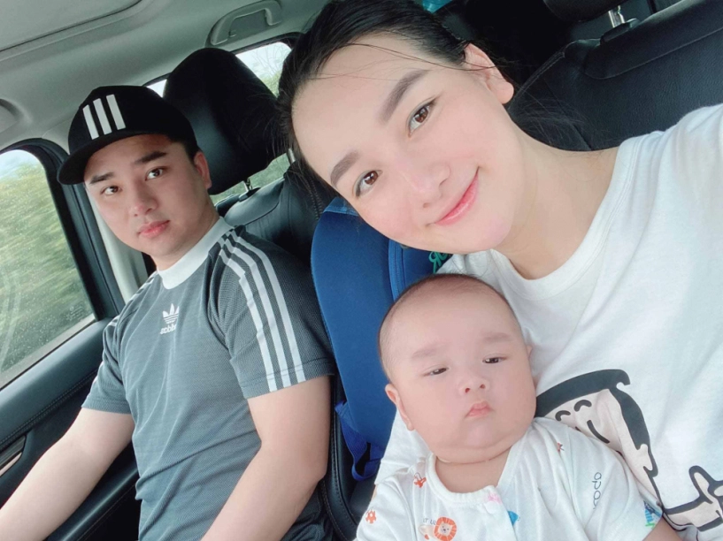 Con gái đàm vĩnh hưng đẻ xong tối mặt chăm con lo việc nhà khổ nhưng không dám kêu - 10