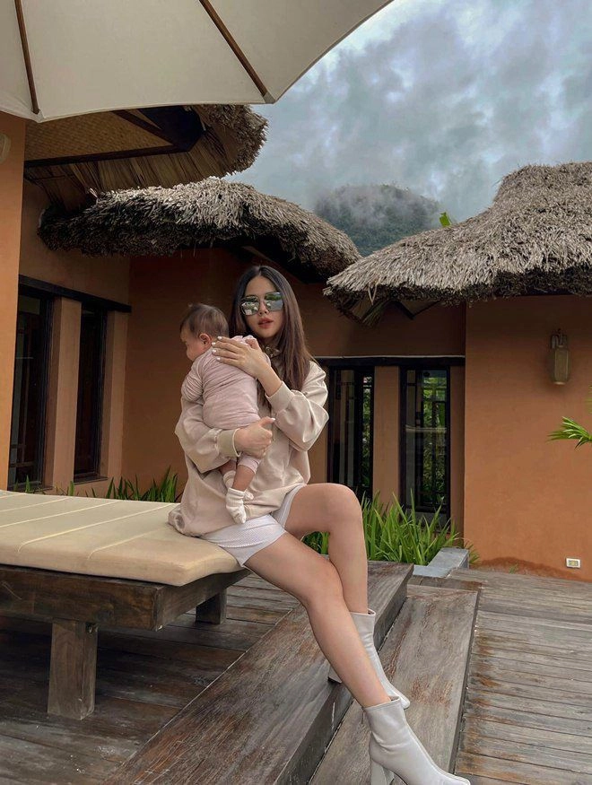 Con gái tgđ tập đoàn việt nghìn tỷ ăn thịt dát vàng từ trong bụng mẹ - 4