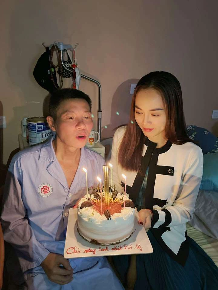 Con trai mừng sinh nhật công lý trong bệnh viện mc thảo vân nói lời tình cảm với bố tít - 2