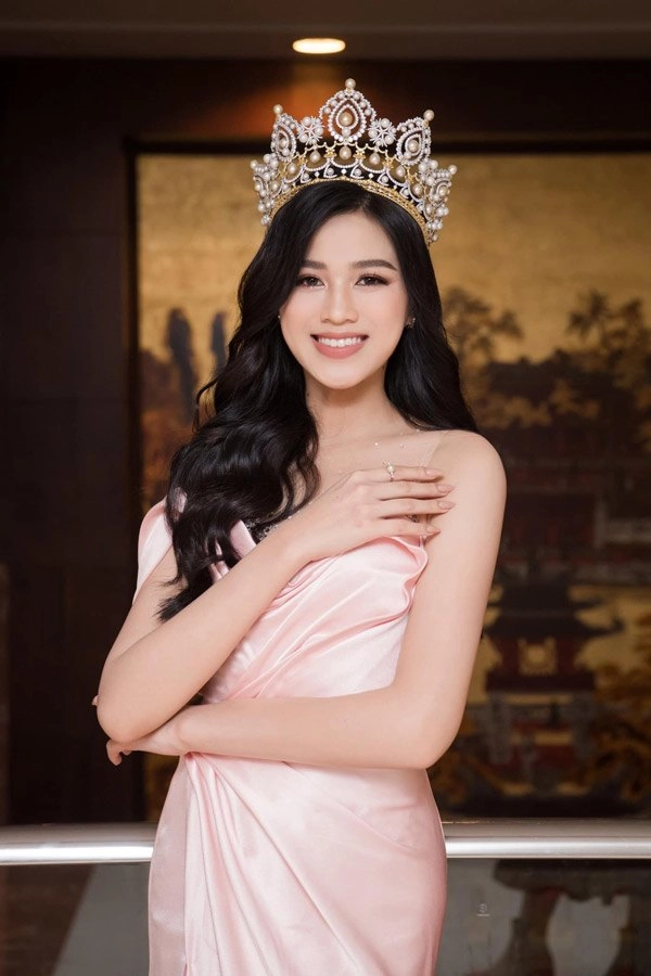 Fan gọi hoa hau đo thi ha la ho hang cua mot huyen thoai sac đep quoc te - 5