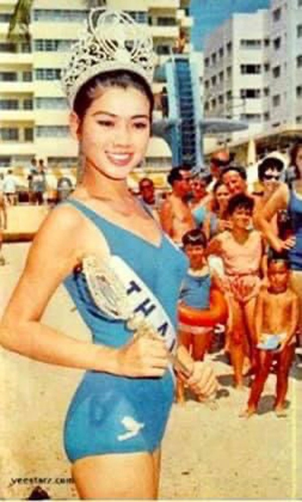 Fan gọi hoa hau đo thi ha la ho hang cua mot huyen thoai sac đep quoc te - 8