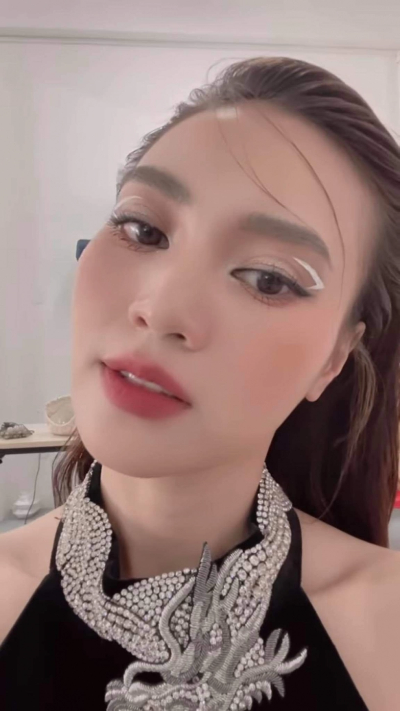 Hoi my nhan viet me man kieu ke eyeliner lo lung dự đoán là hot trend cho hè này - 5