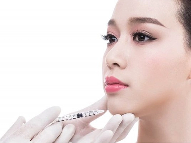 Huyền baby khoe đôi gò bồng đào nảy lửa nhưng chiếc mũi ửng đỏ mới đáng chú ý - 8