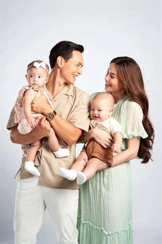 Khoảnh khắc ngọt rụng tim của cặp anh chị em nhà sao việt bố mẹ nhìn là muốn đẻ thêm - 1