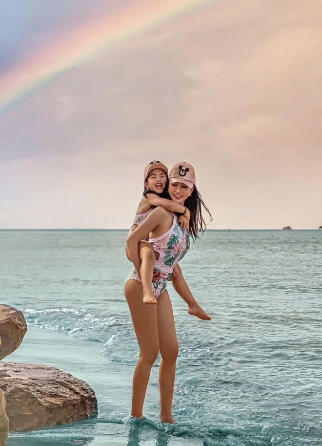 Không phải con gái cường đôla hay lisa nhà hà hồ bé gái này mới là tay chơi đồ hiệu - 11