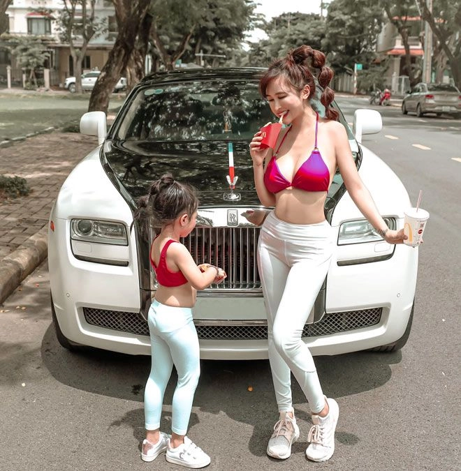Không phải con gái cường đôla hay lisa nhà hà hồ bé gái này mới là tay chơi đồ hiệu - 12