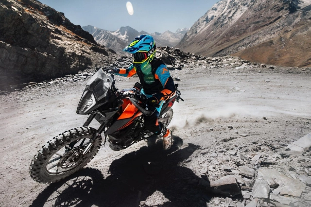 Ktm 390 adventure 2021 lập kỷ lục leo đèo cao nhất thế giới - 1