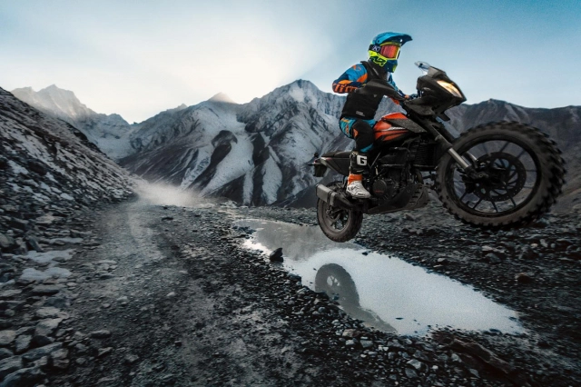 Ktm 390 adventure 2021 lập kỷ lục leo đèo cao nhất thế giới - 6