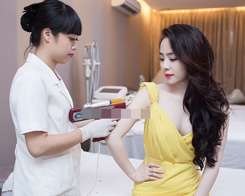 Loạt mỹ nhân bất chấp nguy hiểm bơm chất làm trắng da để vịt hóa thiên nga - 8