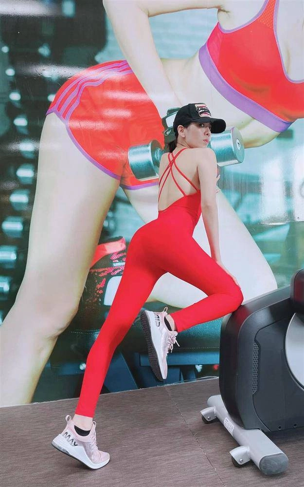 Tập cùng sao lệ quyên khoe eo khét lẹt với bikini nhờ chăm chỉ tập một động tác - 6