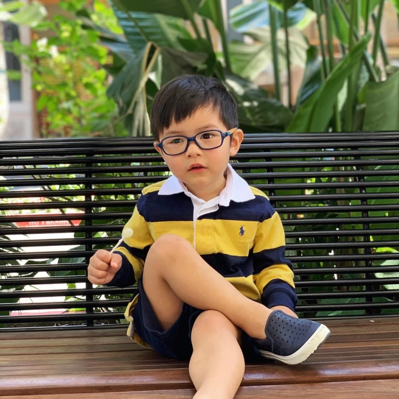 Thiếu gia việt 4 tuổi dạo chơi bằng phi cơ riêng cuộc sống đời thường còn sang chảnh hơn - 8