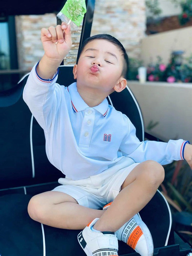 Thiếu gia việt 4 tuổi dạo chơi bằng phi cơ riêng cuộc sống đời thường còn sang chảnh hơn - 10