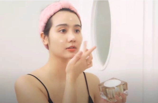 30 tuổi 1 mụn con mà mặt mộc của huyền lizzie vẫn xinh tươi ăn đứt gái 18 - 8