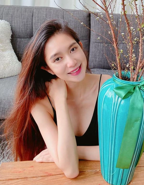 Bà xã lý hải là mẹ 4 con vẫn trẻ đẹp như thiếu nữ đôi mươi - 1