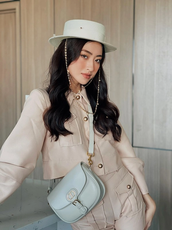 Bị chê ăn mặc phản cảm hoa hậu có số đo đẹp nhất vbiz đóng thùng kín cổng cao tường - 5
