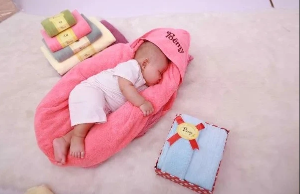 Cách quấn khăn cho trẻ sơ sinh giúp bé ngủ ngon sâu giấc - 2