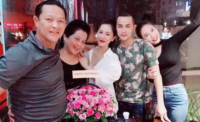 Cảnh bỉm sữa sang chảnh của chị dâu bảo thy hai con cũng ngập trong đồ hiệu - 4