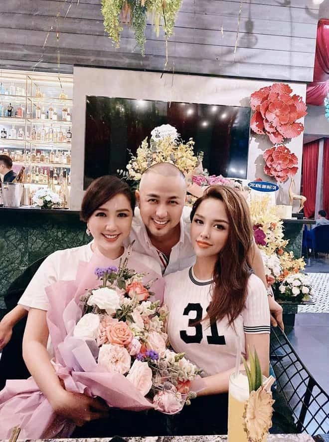 Cảnh bỉm sữa sang chảnh của chị dâu bảo thy hai con cũng ngập trong đồ hiệu - 5