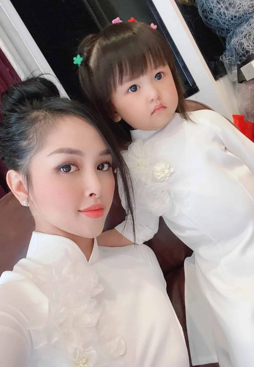 Cảnh bỉm sữa sang chảnh của chị dâu bảo thy hai con cũng ngập trong đồ hiệu - 11