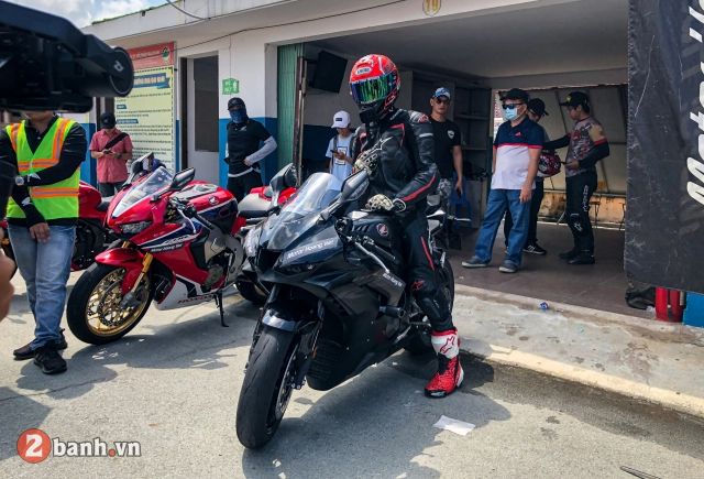 Chạy thử cbr1000rr-r trong trường đua đại nam - 12