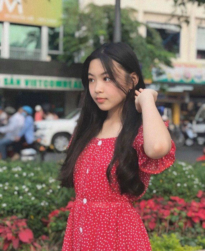 Con gái quyền linh khoe ảnh lúc nhỏ quá đáng yêu bảo sao lớn lên xinh ít ai đọ nổi - 8