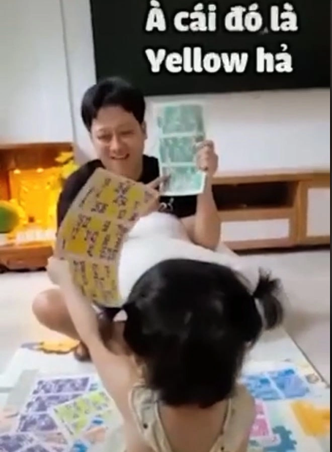 Con gái trường giang nhã phương lộ mặt sau 2 năm giấu kín nhan sắc ái nữ đáng chú ý - 1